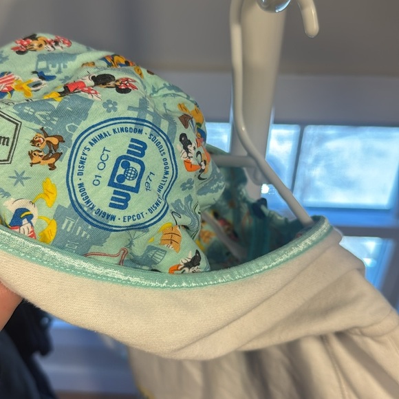 Walt Disney world half zip hoodie, size kids medium! - Picture 4 of 5